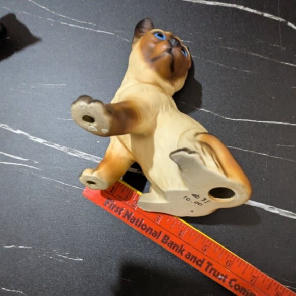 Vintage Siamese Cat Figurine Blue Eyes Hand-Painted Ceramic Decorative Piece 6" - Picture 7 of 9